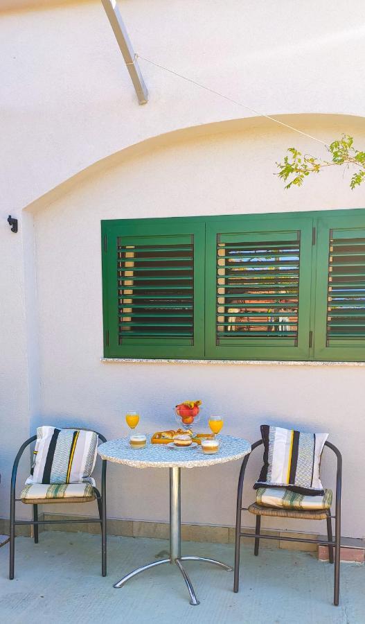 Apartments Marija Karlobag Exterior photo